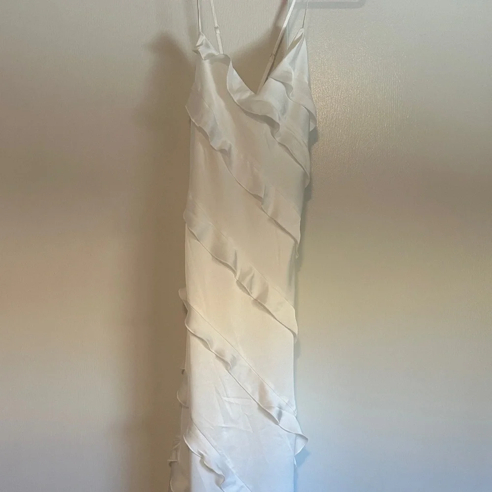 NWT Show Me Your MuMu Ivory Ruffle Wedding Gown - Picture 5 of 10